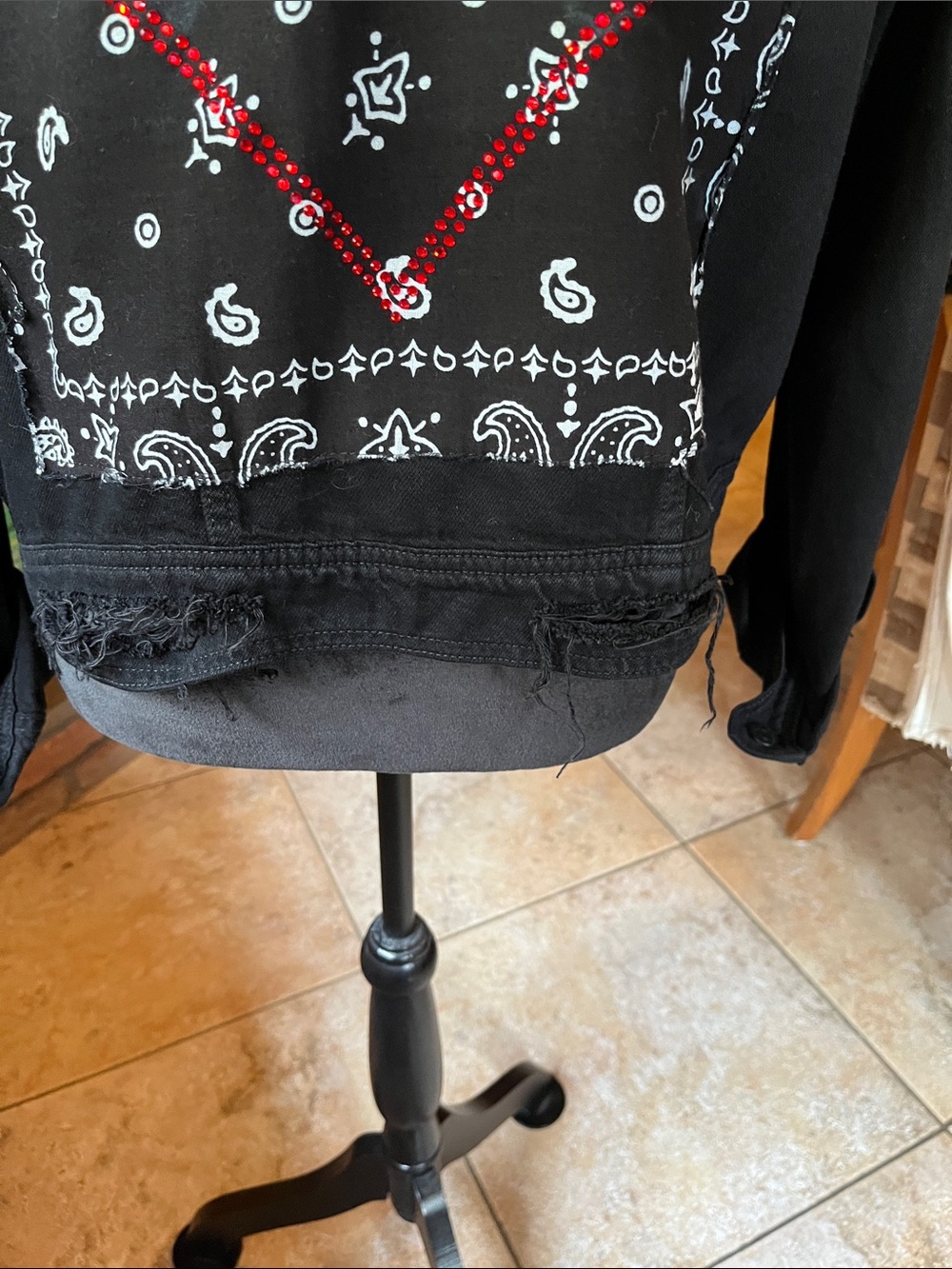 Hidden Jean custom jacket - Picture 6 of 9